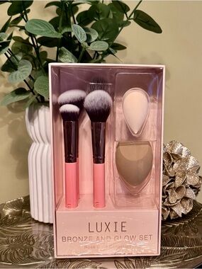 ✨ NWT - LUXIE Bronze and Glow 6-Pc Makeup Brush Set - Rose Gold ✨